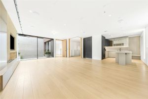 49015_KEL240073_L_IMG_04_0000