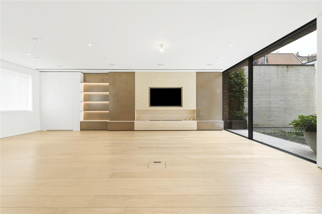 49015_KEL240073_L_IMG_06_0000