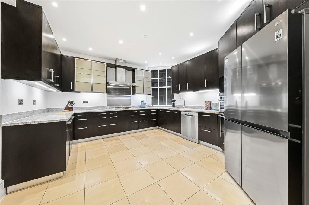 49015_KEL240074_L_IMG_01_0000