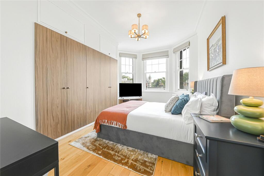 49015_KEL240074_L_IMG_12_0000