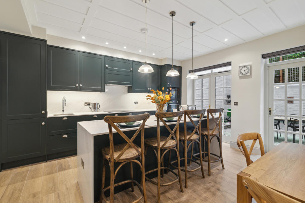 51322_KYC240206_L_IMG_11_0000