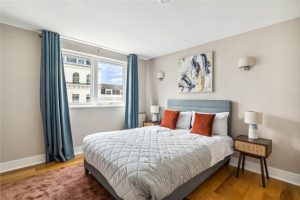 89776_CLV208231_L_IMG_04_0000