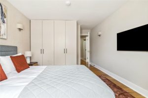 89776_CLV208231_L_IMG_05_0000