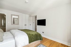 89776_CLV208231_L_IMG_08_0000