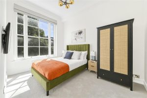 49015_CLI206403_L_IMG_04_0000