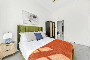 49015_CLI206403_L_IMG_08_0000