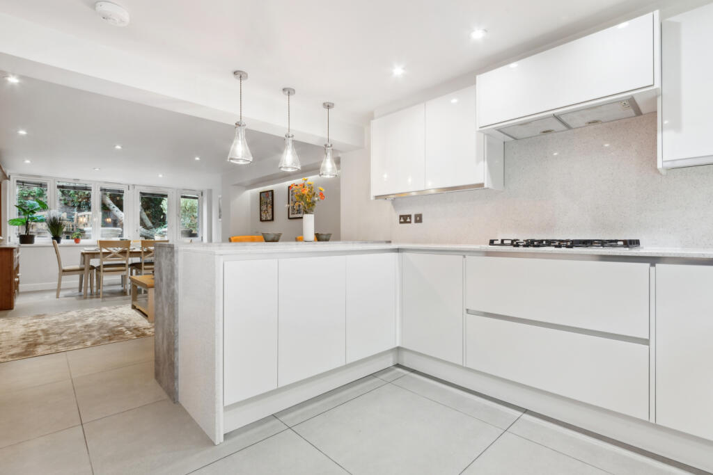 51286_KYC240279_L_IMG_00_0000