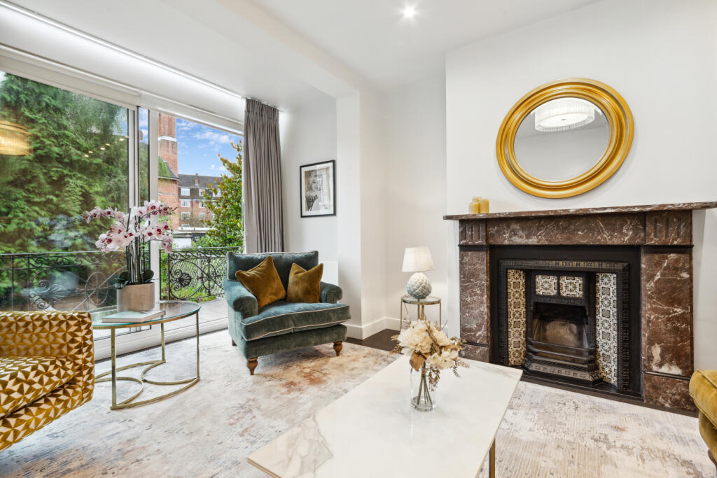 51286_KYC240279_L_IMG_01_0000