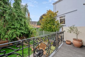 51286_KYC240279_L_IMG_04_0000