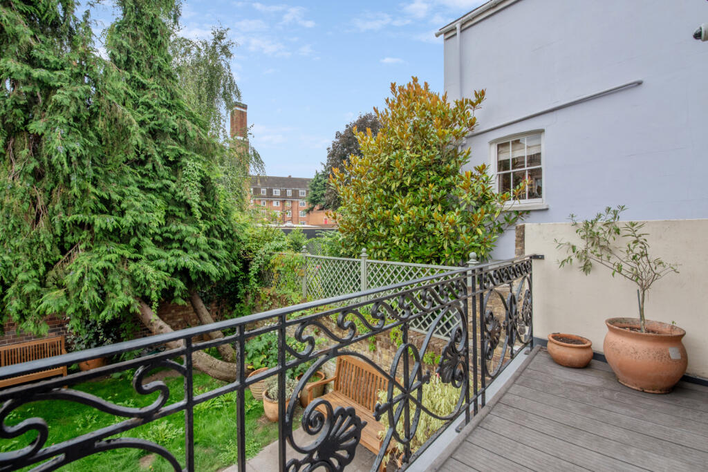 51286_KYC240279_L_IMG_04_0000