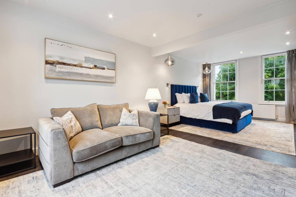 51286_KYC240279_L_IMG_06_0000