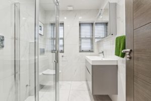 51286_KYC240279_L_IMG_11_0000