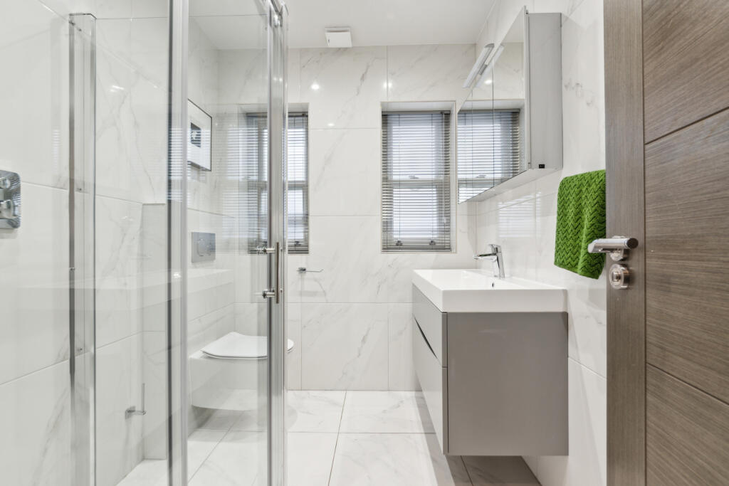 51286_KYC240279_L_IMG_11_0000