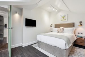 51286_KYC240279_L_IMG_14_0000