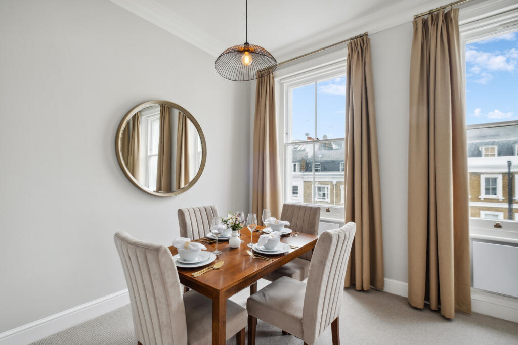 51301_KYC240276_L_IMG_01_0000