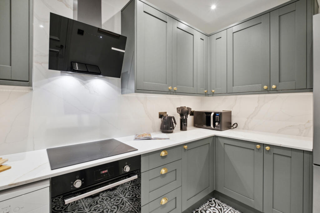 51301_KYC240276_L_IMG_02_0000