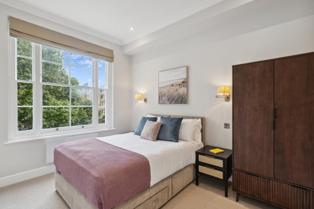 51301_KYC240276_L_IMG_04_0000