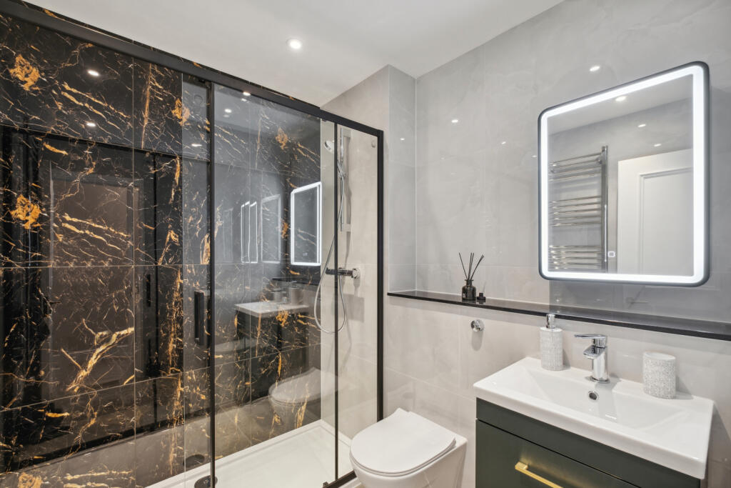 51301_KYC240276_L_IMG_07_0000