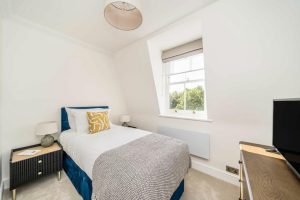 84830_33303632_IMG_06_0000