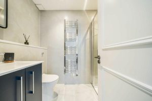 84830_33303635_IMG_06_0000