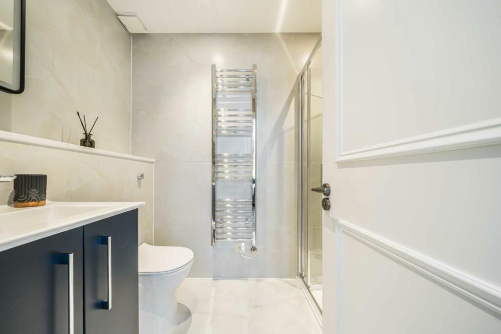 84830_33303635_IMG_06_0000