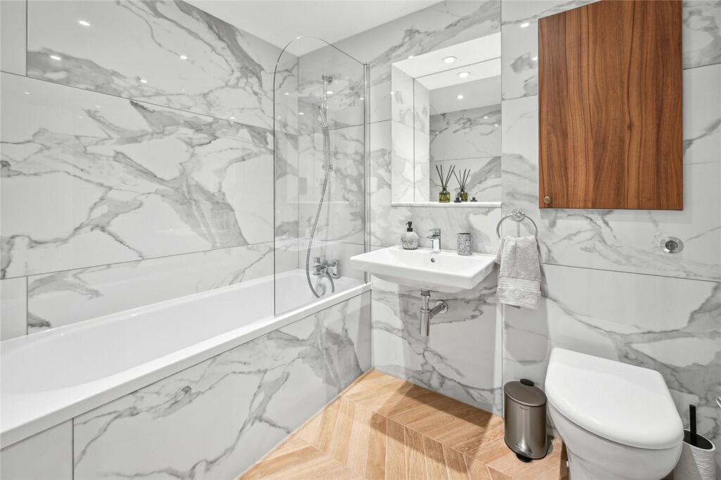 25608_KNL240056_L_IMG_03_0000