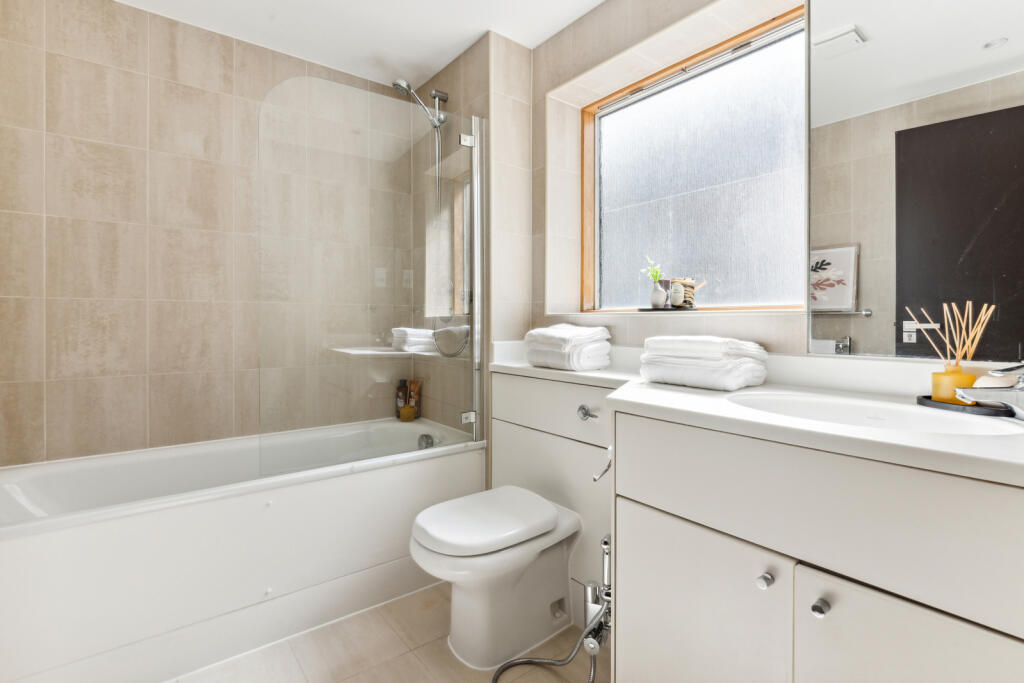 44510_KYC240302_L_IMG_04_0000