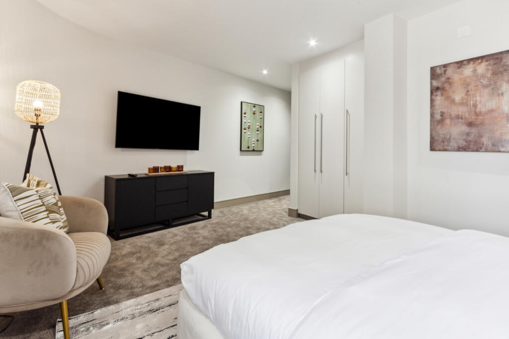 44510_KYC240302_L_IMG_09_0000