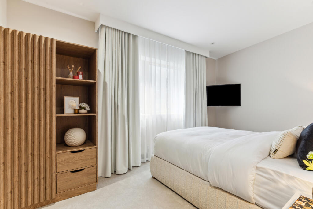 44510_KYC240302_L_IMG_11_0000