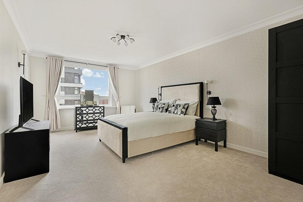 48618_KNI240102_L_IMG_03_0000