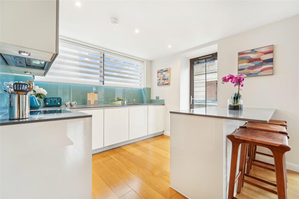 111863_WSL240049_L_IMG_01_0000