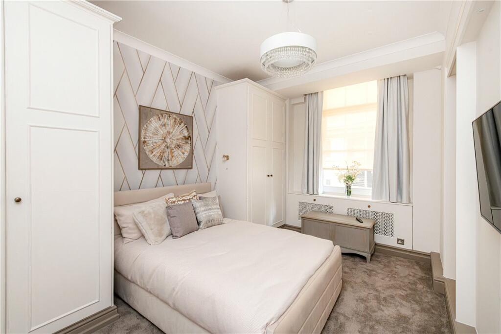 48612_MLE240068_L_IMG_08_0000