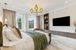 51301_KYC240383_L_IMG_04_0000