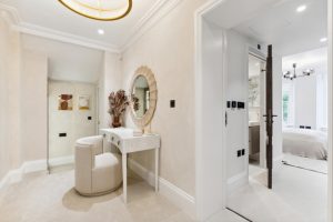 51301_KYC240383_L_IMG_13_0000