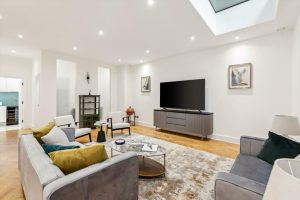 52347_BEQ012481155_IMG_07_0000