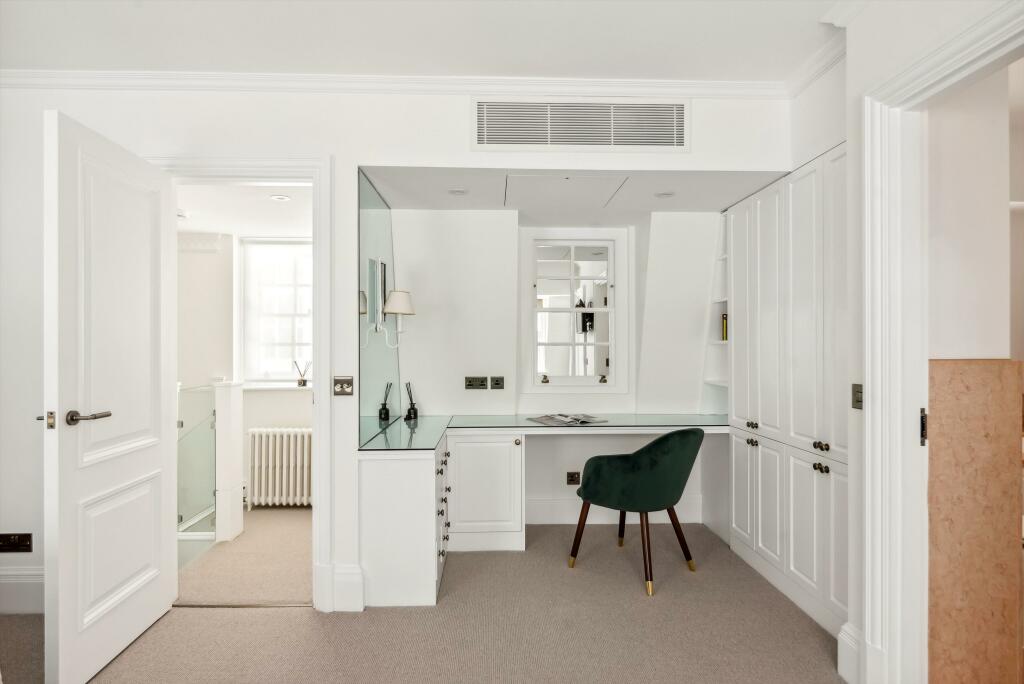 52347_BEQ012481155_IMG_10_0000