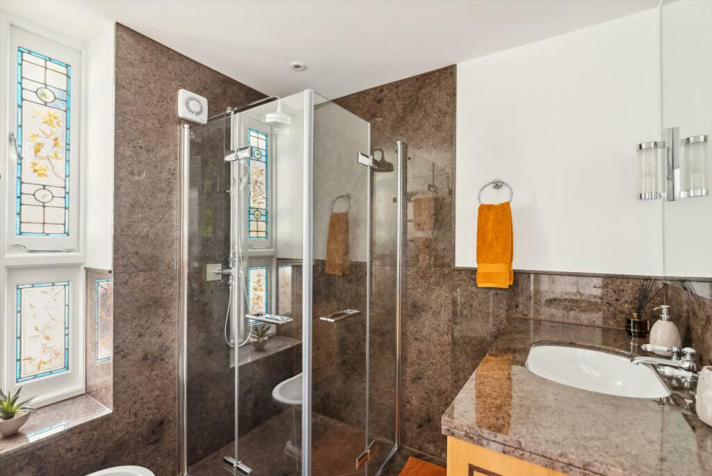 52347_BEQ012481155_IMG_18_0000