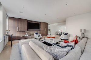 63025_KYC240335_L_IMG_03_0000