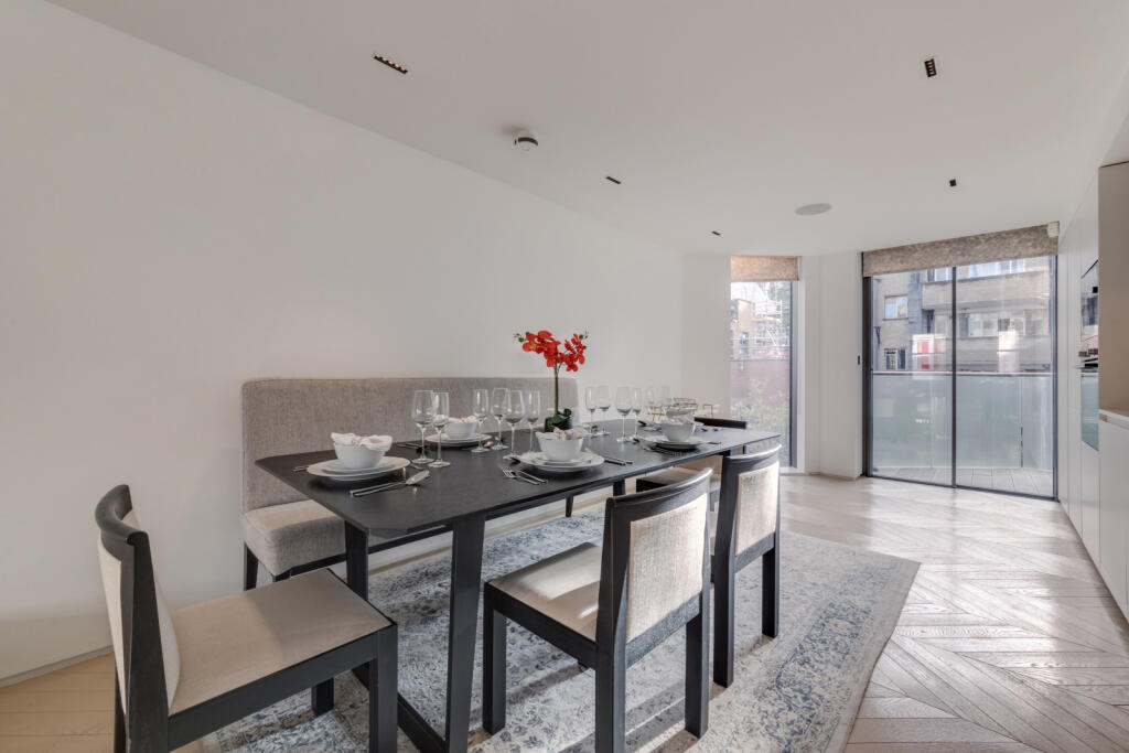 63025_KYC240335_L_IMG_05_0000