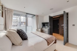 63025_KYC240335_L_IMG_08_0000