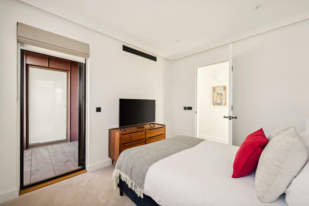 65896_NHQ012438181_IMG_07_0002