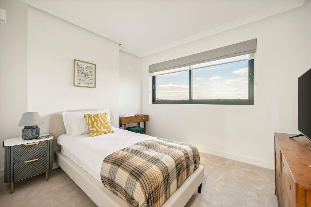 65896_NHQ012498548_IMG_08_0001