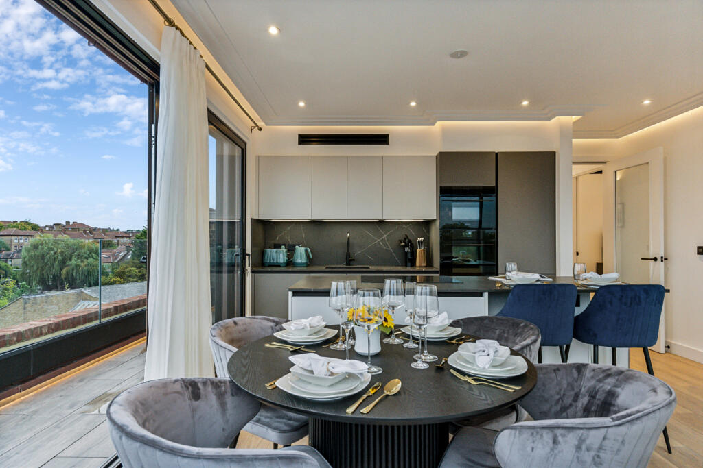 97525_KYC240328_L_IMG_10_0000