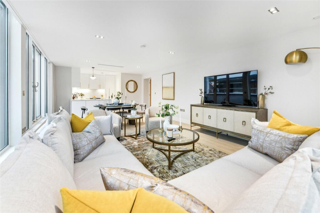 104936_MBL240081_L_IMG_01_0000