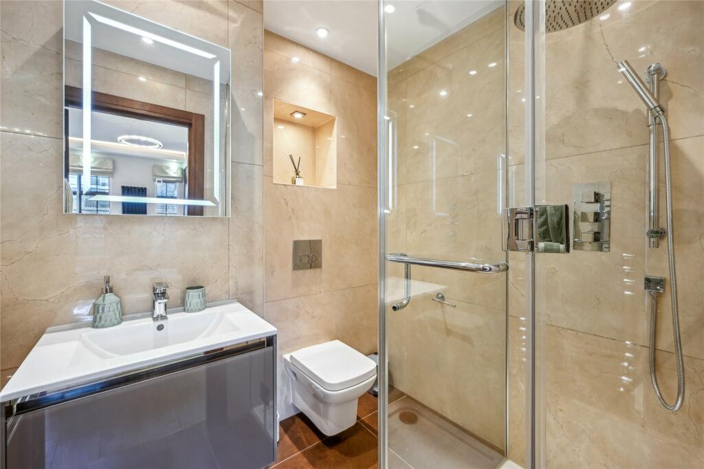 104936_CLV685264_L_IMG_07_0000