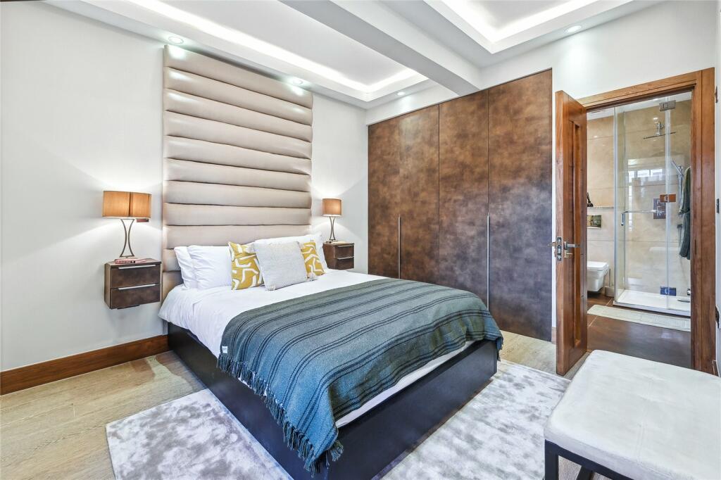 104936_CLV685264_L_IMG_08_0000