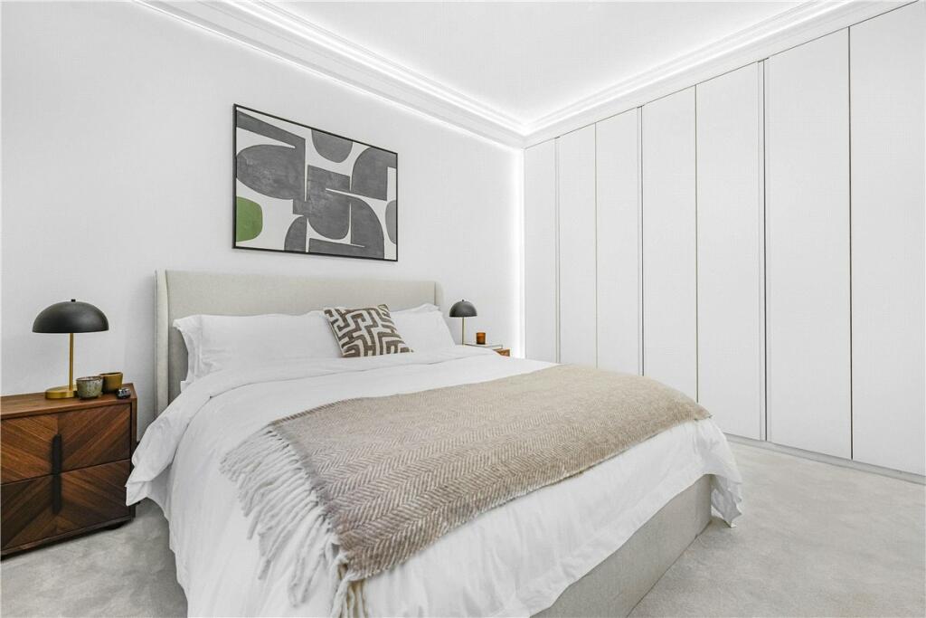 48606_MYL240117_L_IMG_04_0000