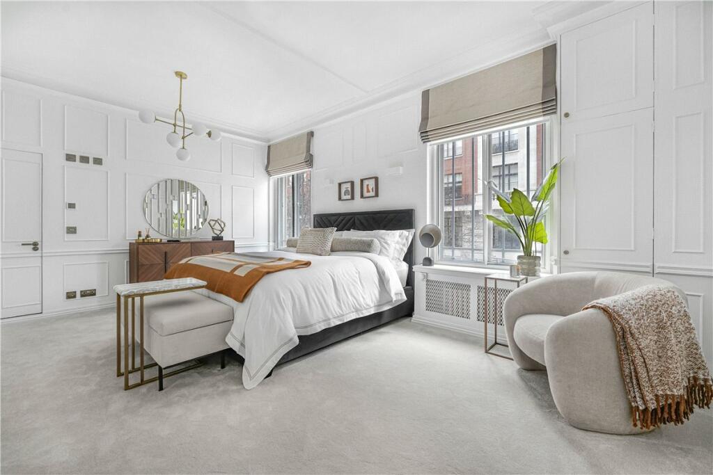 48606_MYL240117_L_IMG_05_0000