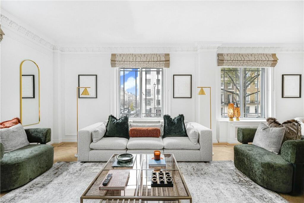 48606_MYL240117_L_IMG_14_0000