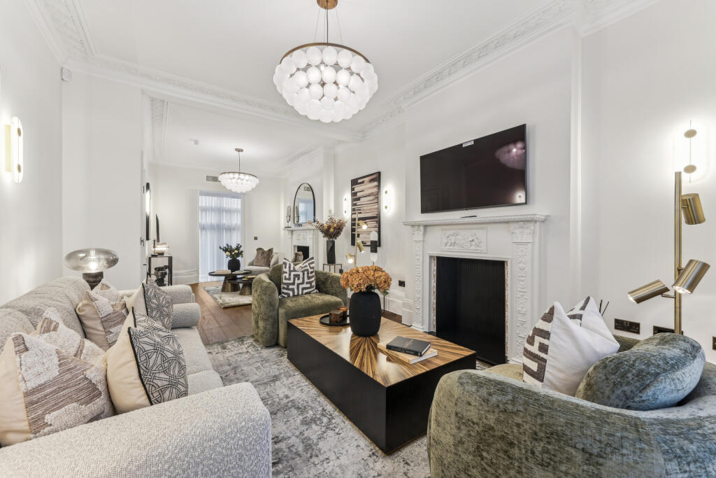 51283_KYC240471_L_IMG_02_0000